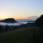 Ferieneinrichtungen Haus Am Stein Bei B *