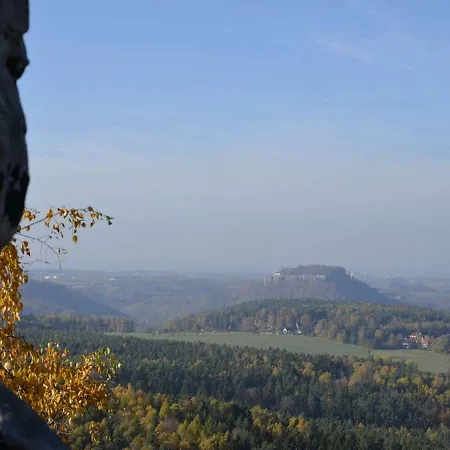 Ferieneinrichtungen Haus Am Stein Bei B كونيجشتاين آن دير إلب